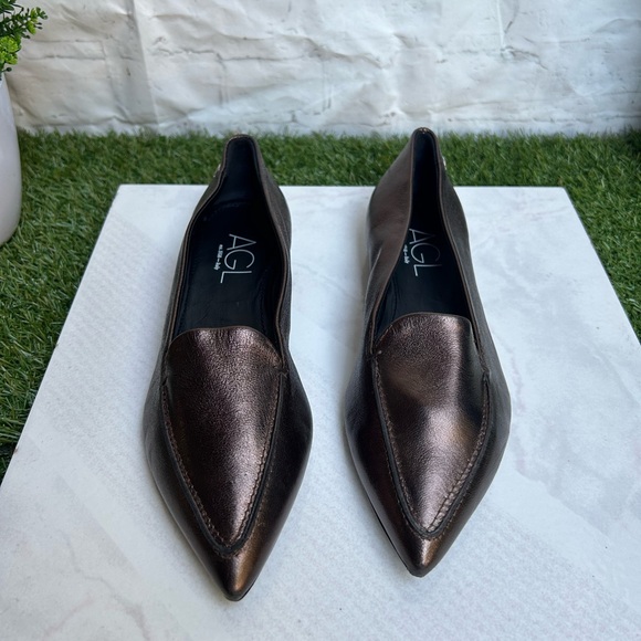 Agl Attilio Giusti Leombruni Vania
Pointed Toe Flat In Smoke size 36.5 US 6.5 - Picture 13 of 16